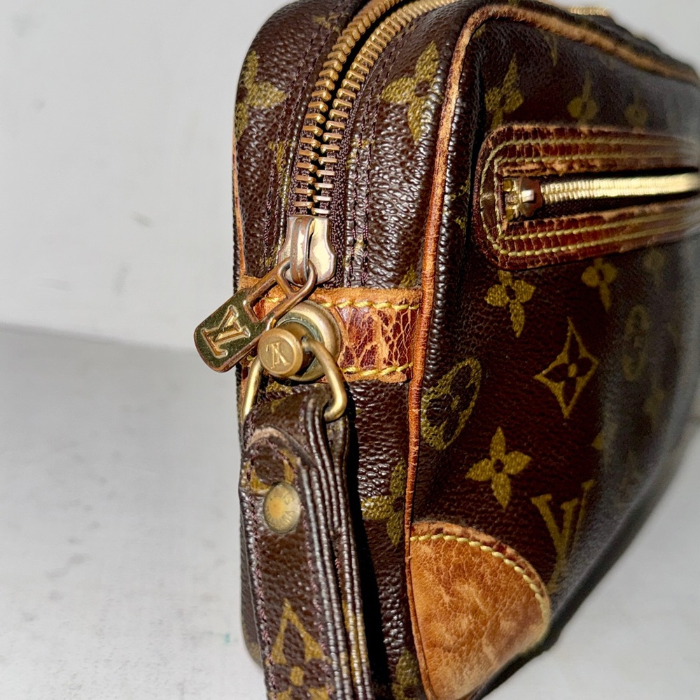 Auth Louis Vuitton wristlet clutch - Picture 11 of 11